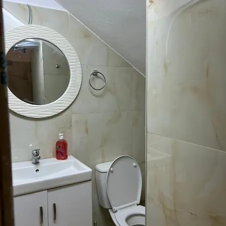 Destinacion * טיראנה