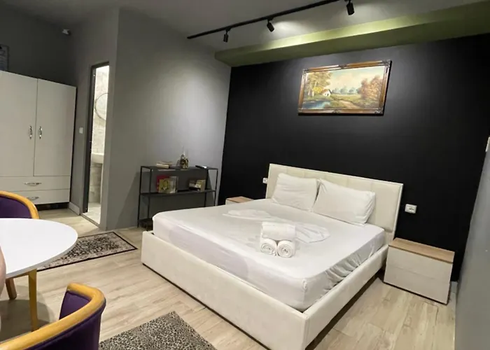 Destination فندق مبيت وإفطار تيرانا