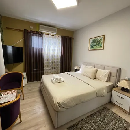 Bed and Breakfast Destinacion Τίρανα